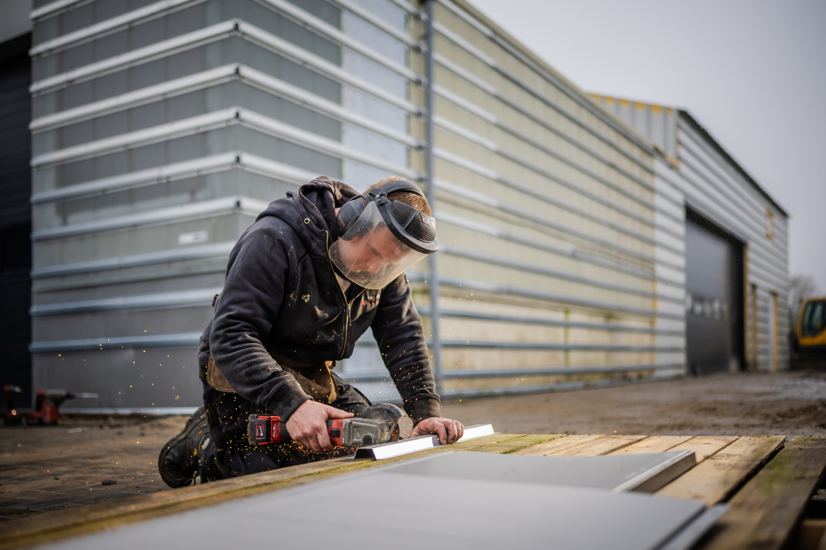 Werken bij van de Munt dak en gevelbeplating bv