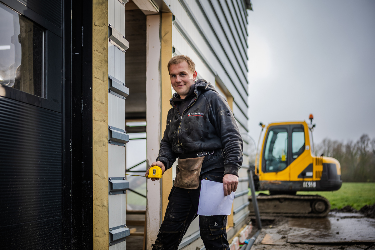 Werken bij van de Munt dak en gevelbeplating bv
