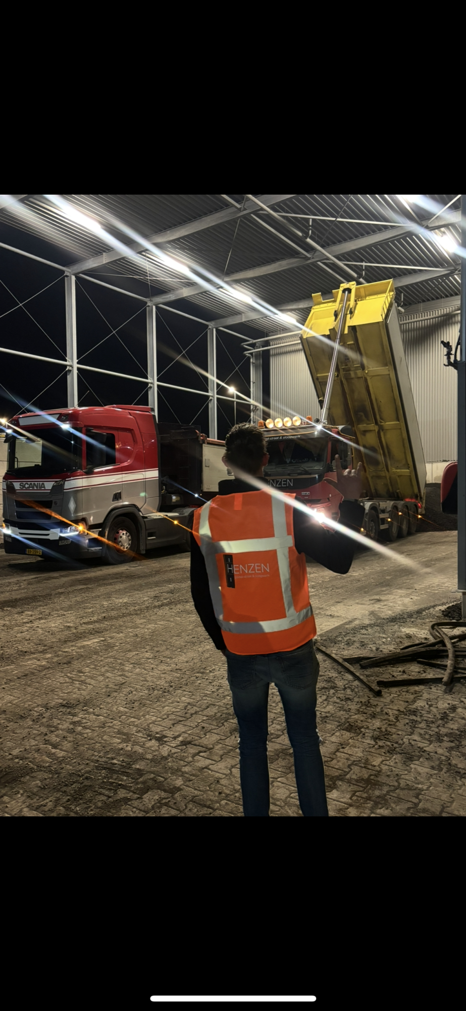 Werken bij Henzen grond straat en sloopwerk